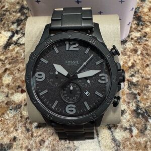 Men’s Black Fossil Nate Chronograph wrist watch. NEW